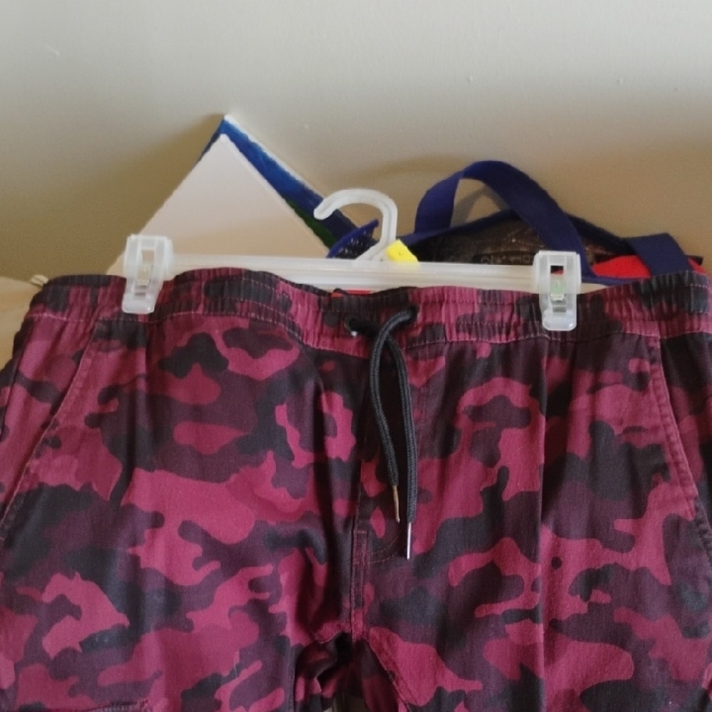 Red and Black Elastic Waist Joggers with Drawstring